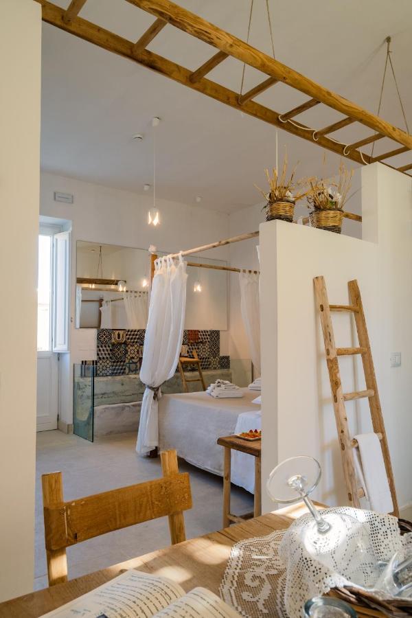 Hotel Masseria Rauccio 4*